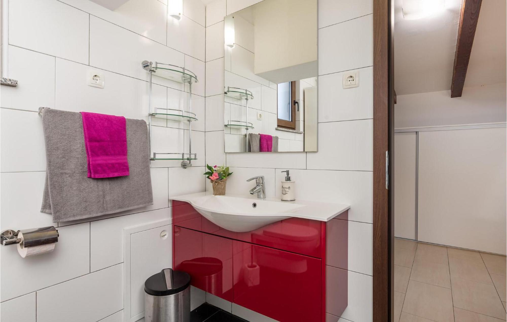 Gorgeous Apartment In Rijeka With Kitchen エクステリア 写真