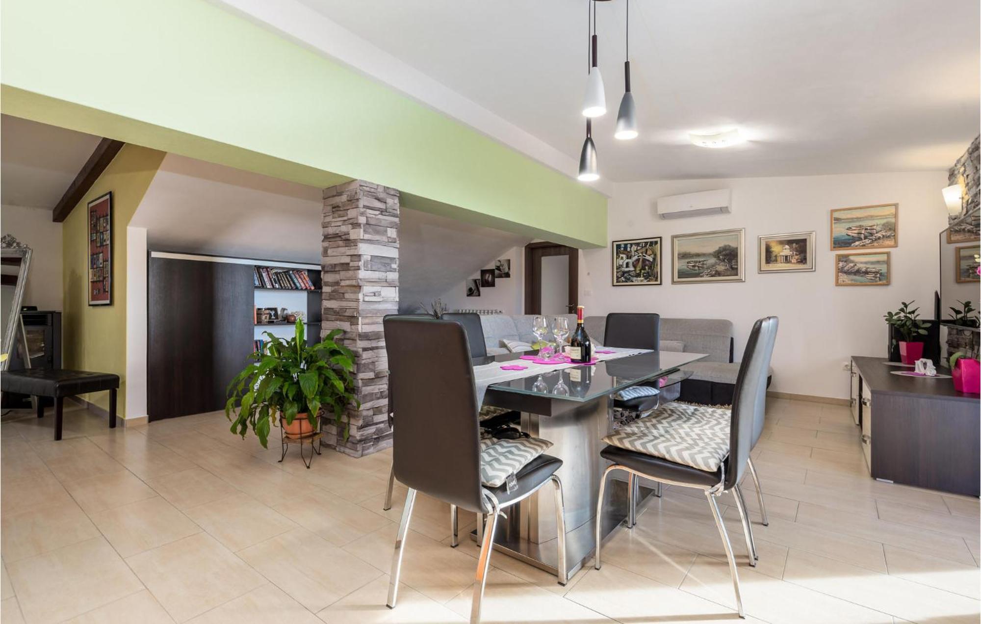 Gorgeous Apartment In Rijeka With Kitchen エクステリア 写真